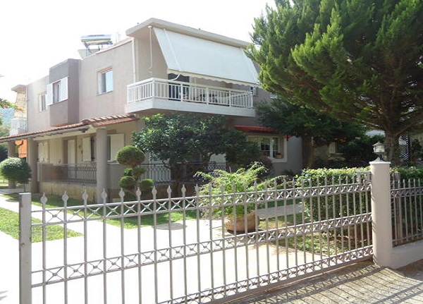 Vila Dimitra i Tasula Pefki